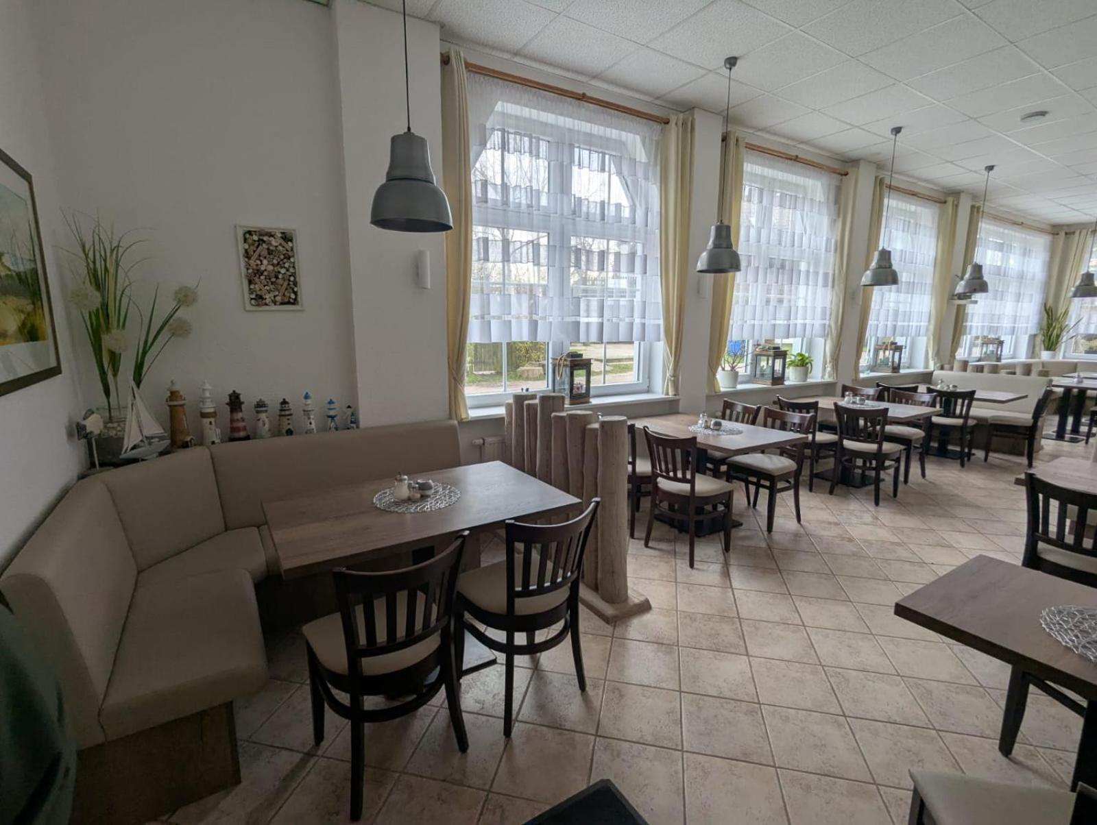 Pension & Restaurant Haus Hiddensee Kloster Exterior photo