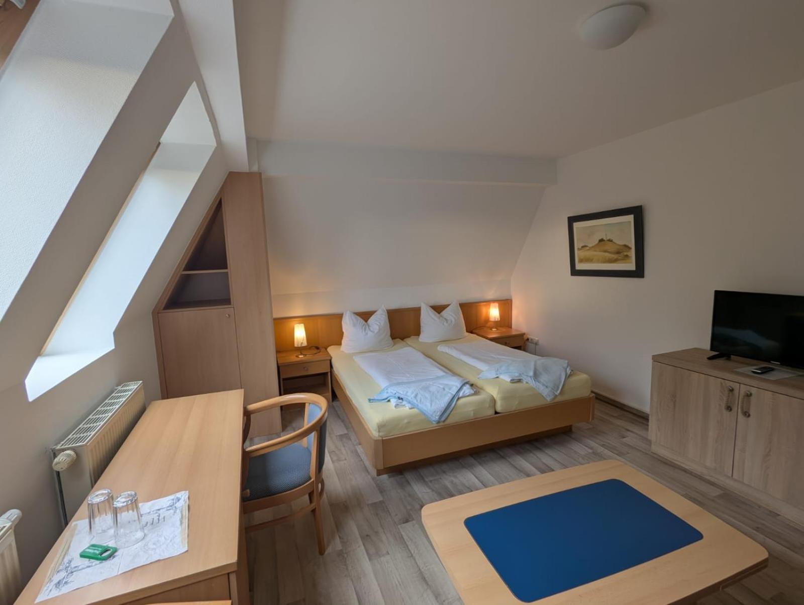 Pension & Restaurant Haus Hiddensee Kloster Exterior photo